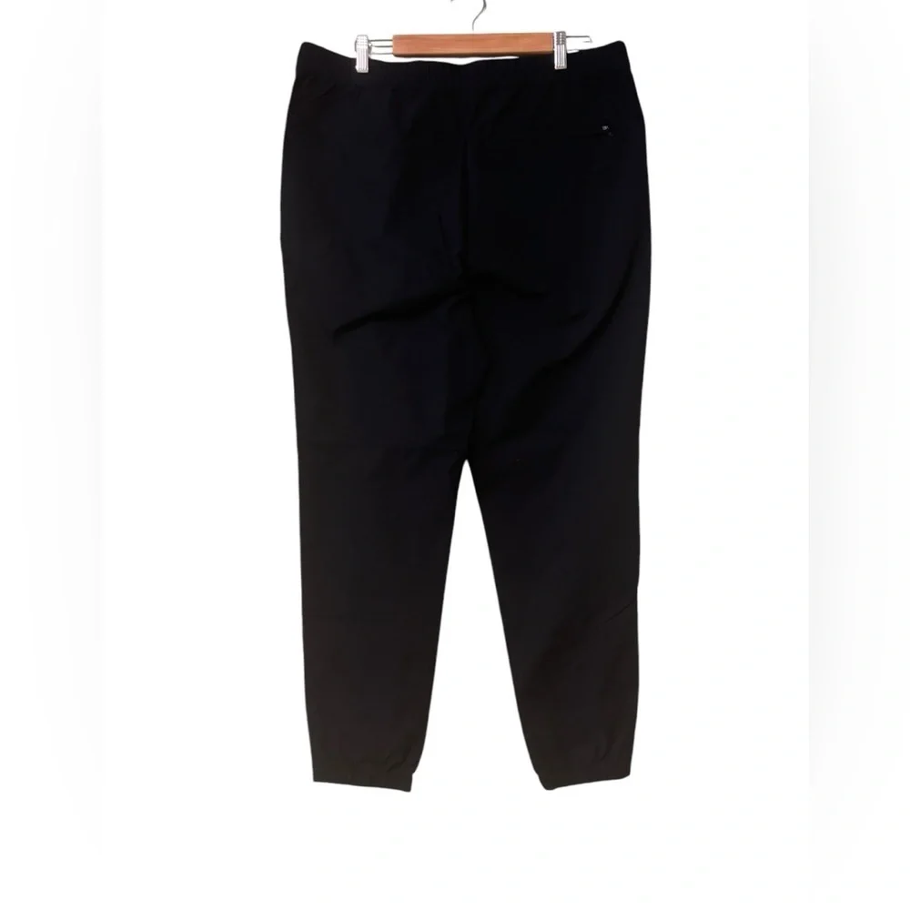 NWT Banana Republic Men's Motion Tech Hybrid Pant Water Repellent Size 38 Black - Picture 9 of 13
